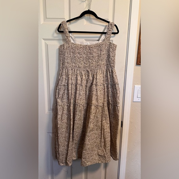 Neuflora Dresses & Skirts - Neuflora Smocked Floral Sundress in Beige Floral